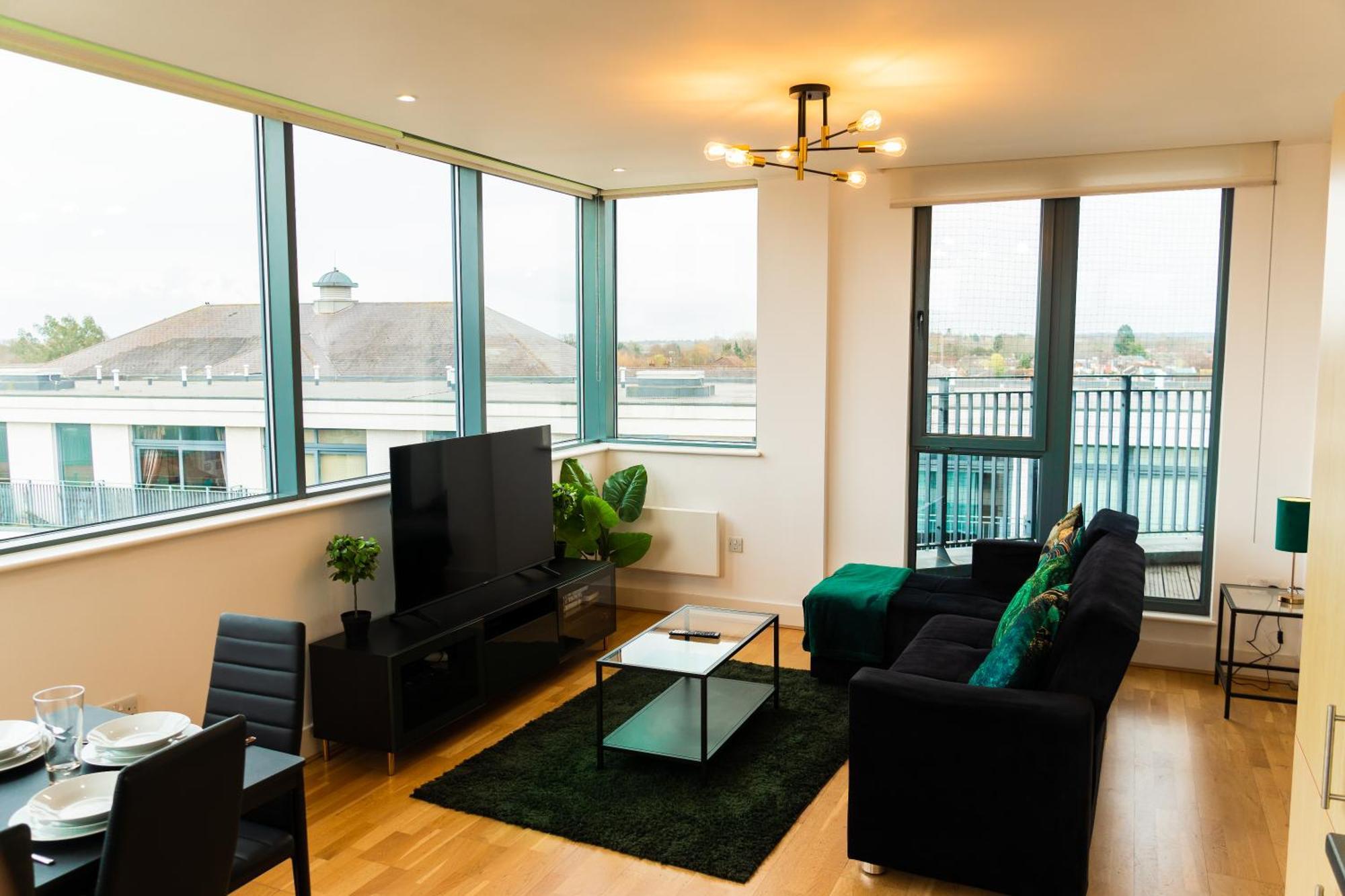 The Regency Suite - Modern 2-Bed 1-Bath Apartment Chertsey Kültér fotó