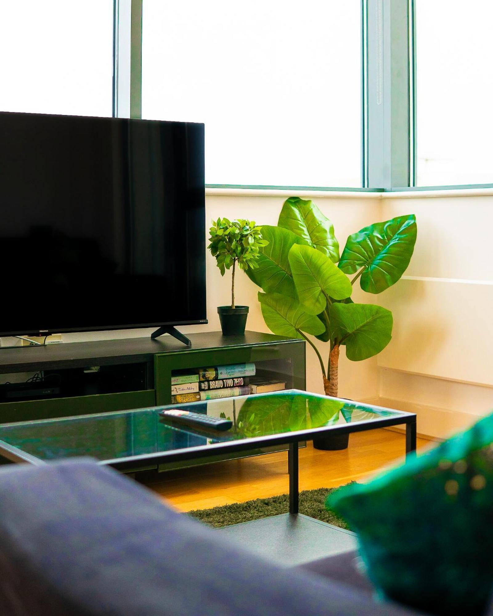 The Regency Suite - Modern 2-Bed 1-Bath Apartment Chertsey Kültér fotó